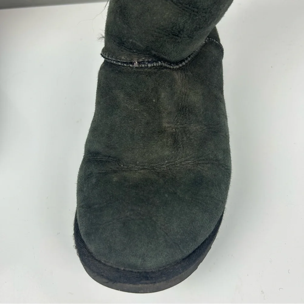UGG Australia black suede classic short 5825 pull on winter boot size 5